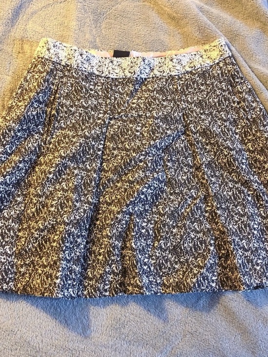 Banana Republic Dresses & Skirts - Banana Republic Black and White A-Line Pleated Skirt